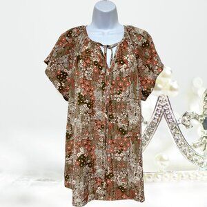 Women's XL Top Pullover Light Weight Short Sleeve Floral Design Tie V-Neckline